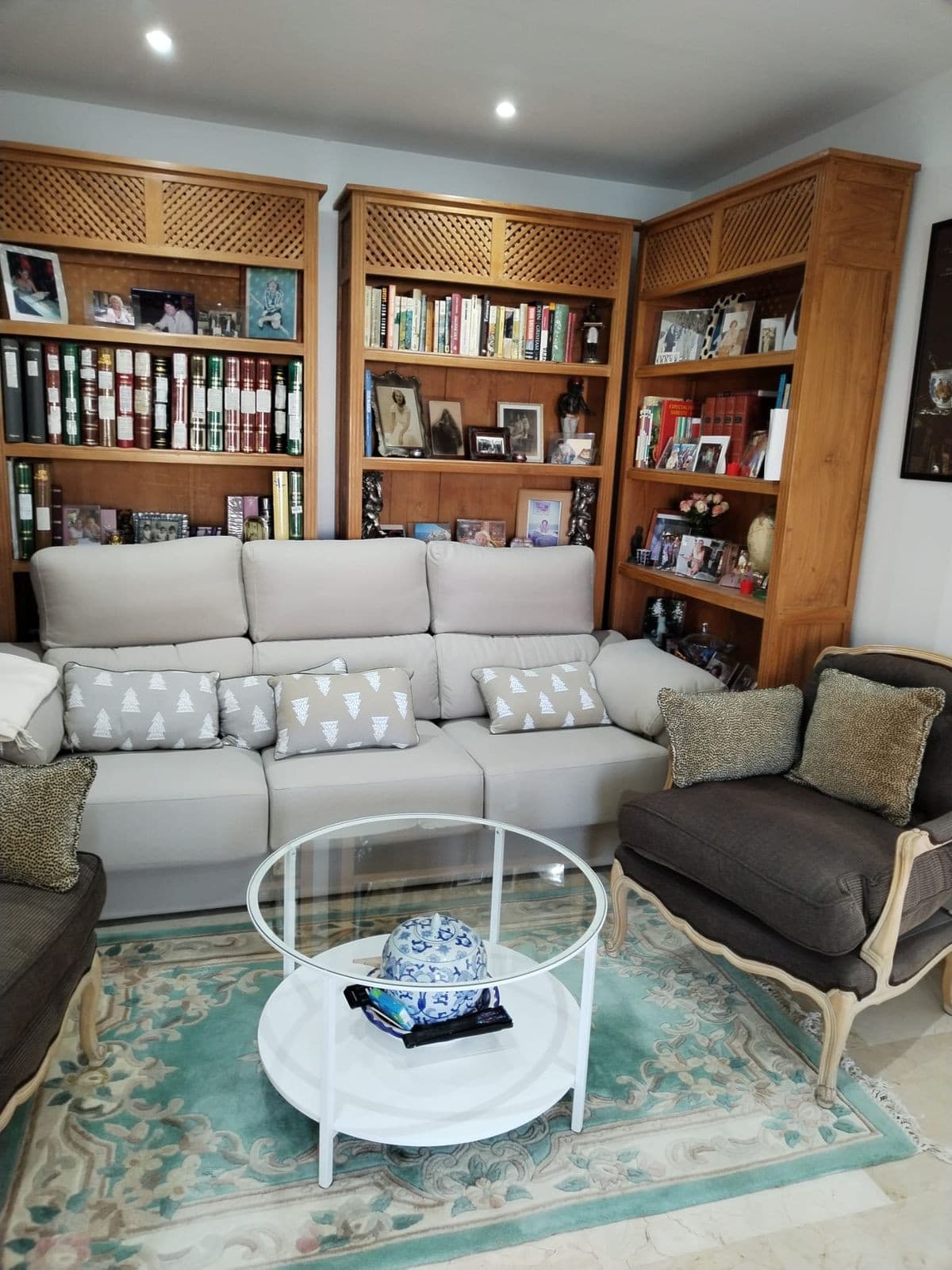 Middle Floor Apartment in Marbella — photo 2 of 10