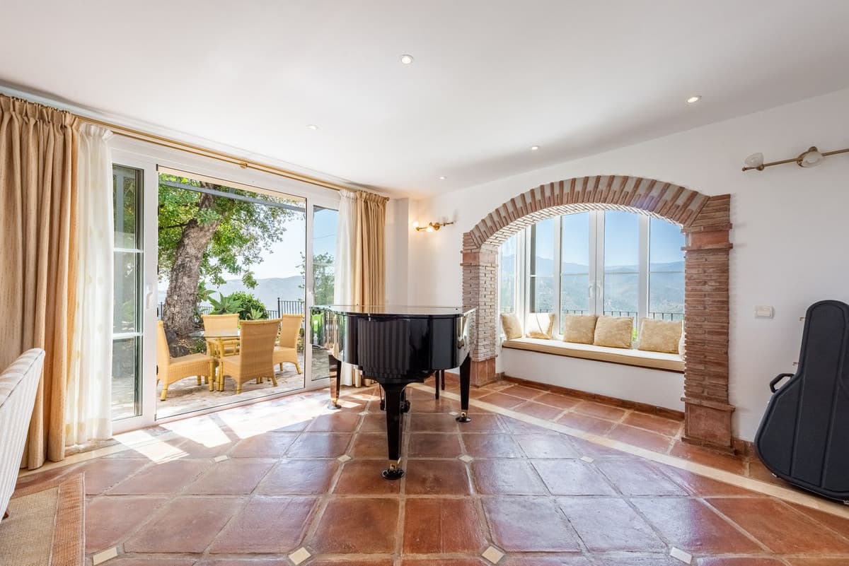 Detached Villa in Istán — photo 4 of 10
