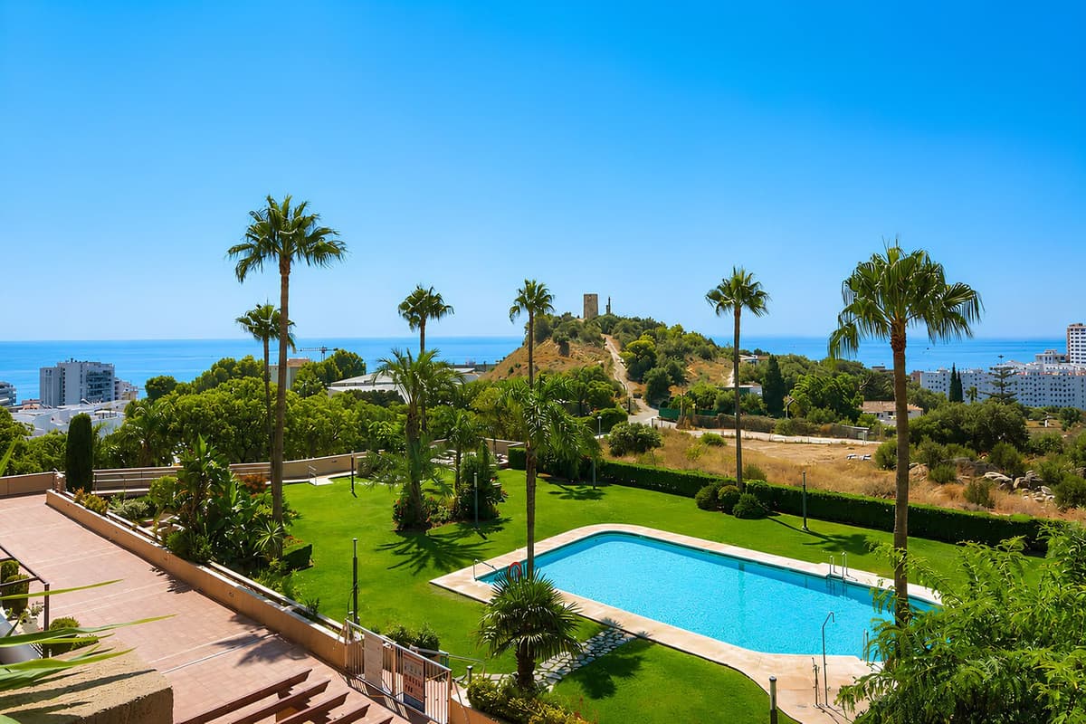 Middle Floor Apartment in Fuengirola — photo 1 of 10