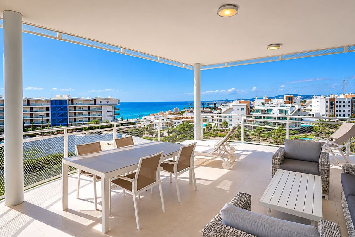 Middle Floor Apartment in Fuengirola — photo 1 of 10