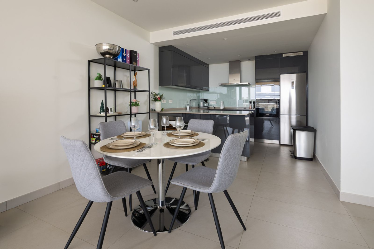 Middle Floor Apartment in Fuengirola — photo 5 of 10