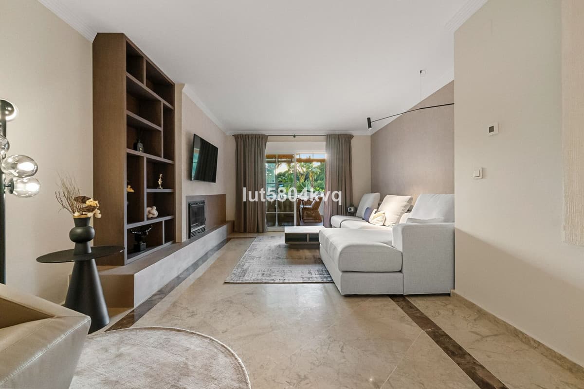 Ground Floor Apartment in The Golden Mile — photo 5 of 10