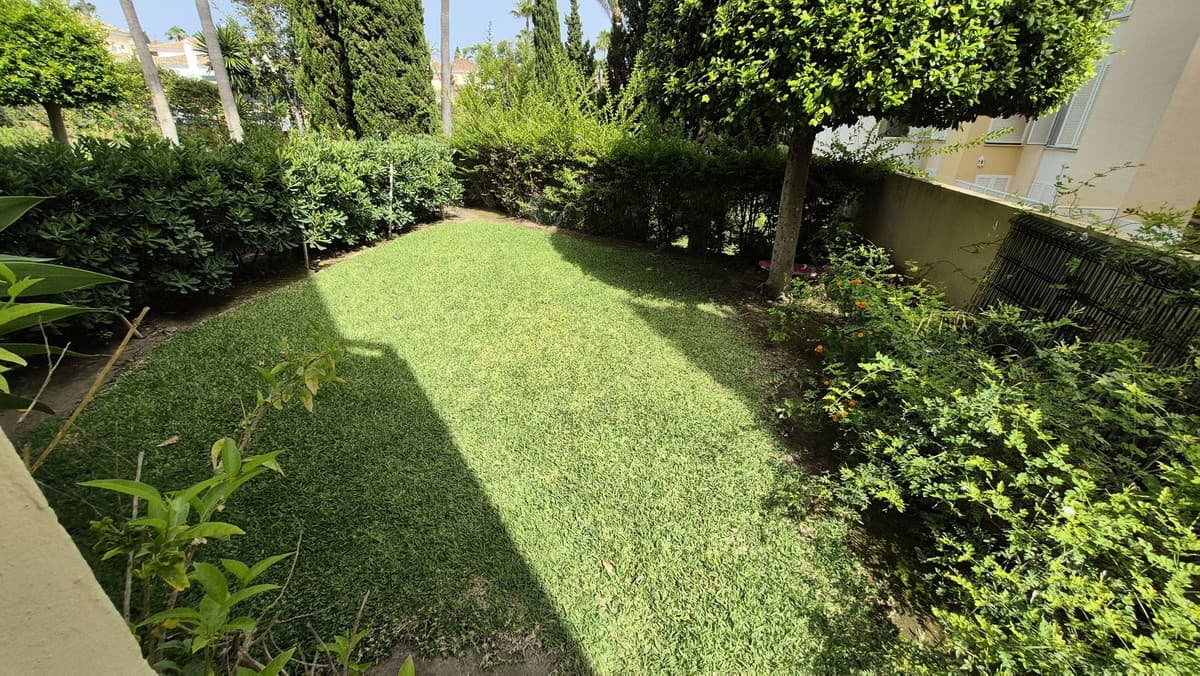 Ground Floor Apartment in Bahía de Marbella — photo 3 of 10