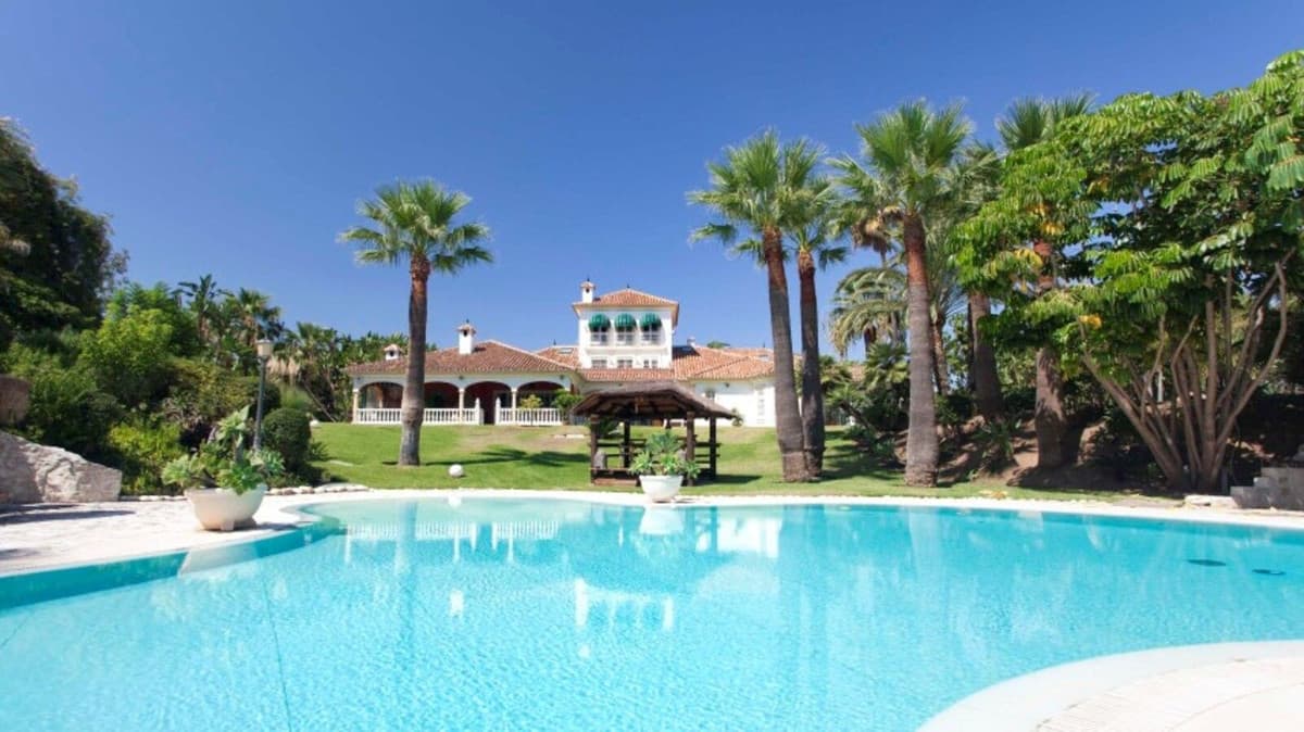 Detached Villa in Cerros del Aguila — photo 1 of 10