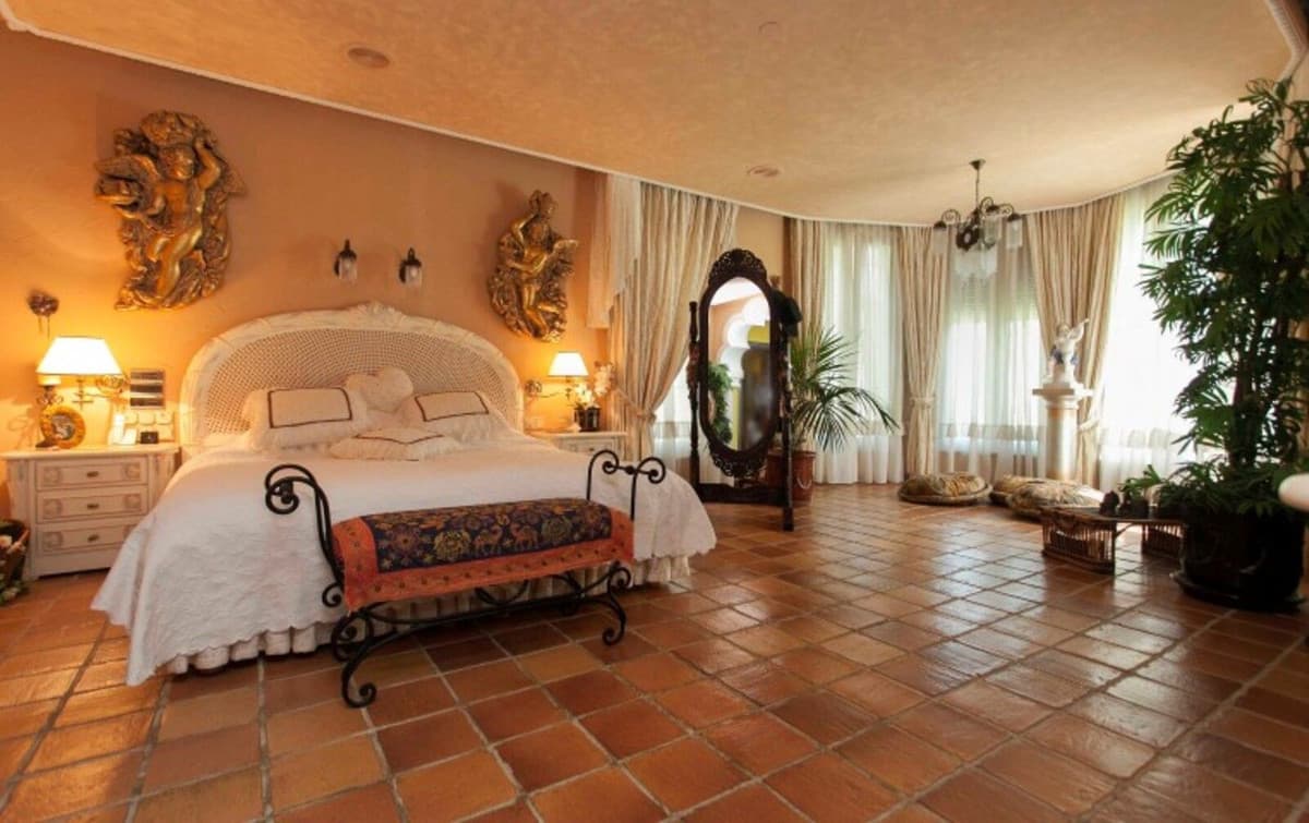 Detached Villa in Cerros del Aguila — photo 4 of 10