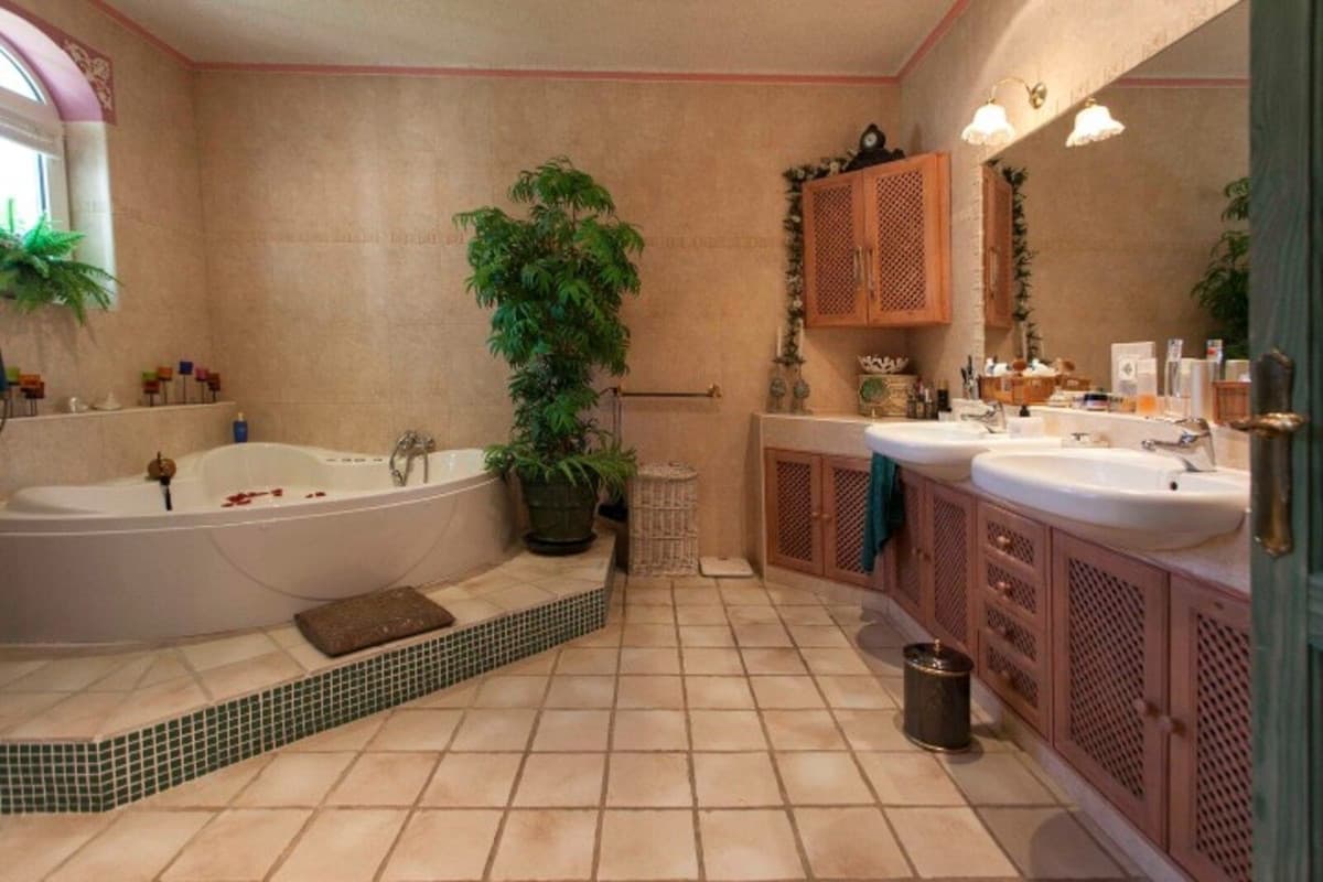 Detached Villa in Cerros del Aguila — photo 5 of 10
