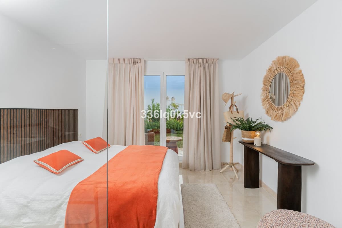 Ground Floor Apartment in Benahavís — photo 3 of 10