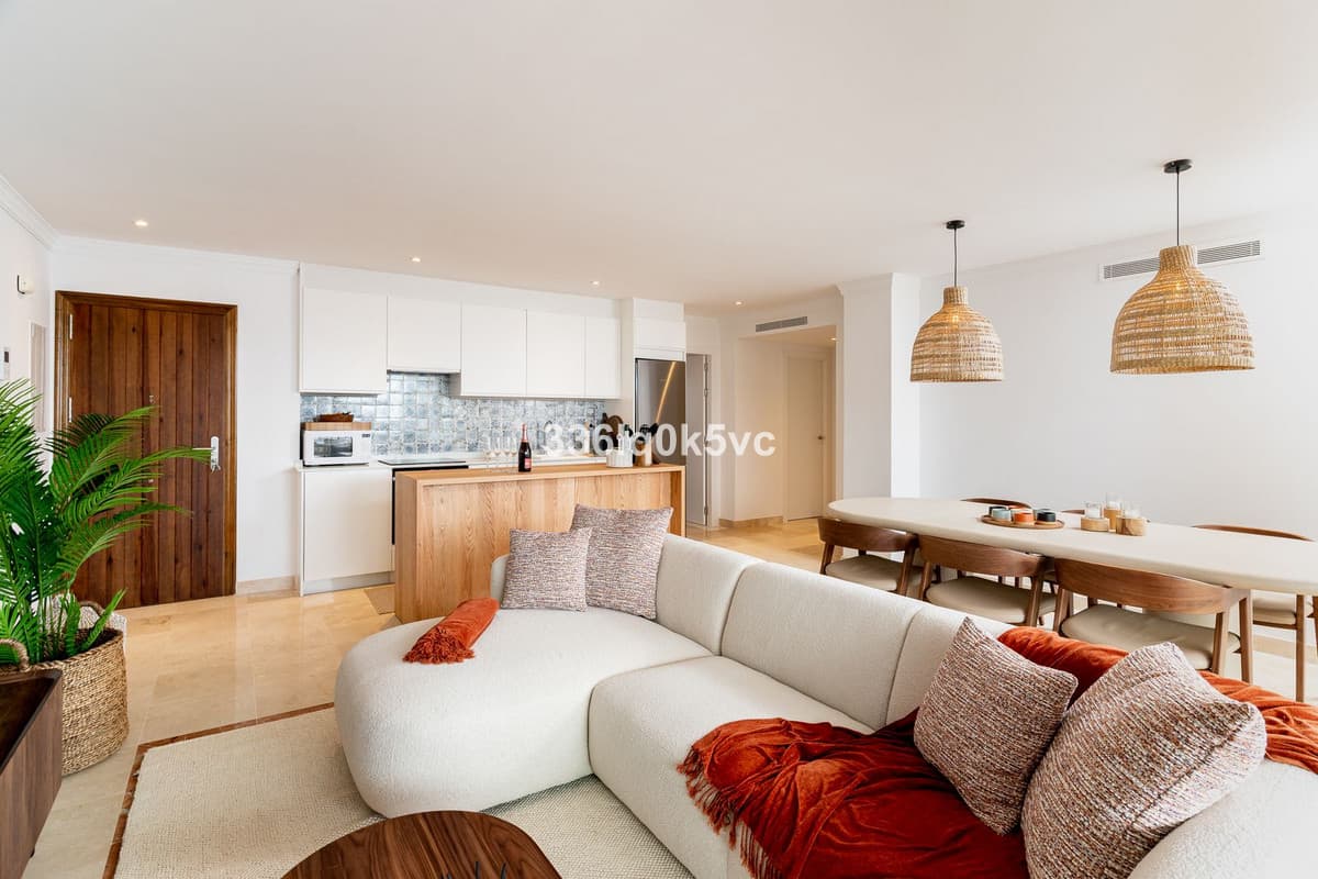 Ground Floor Apartment in Benahavís — photo 8 of 10