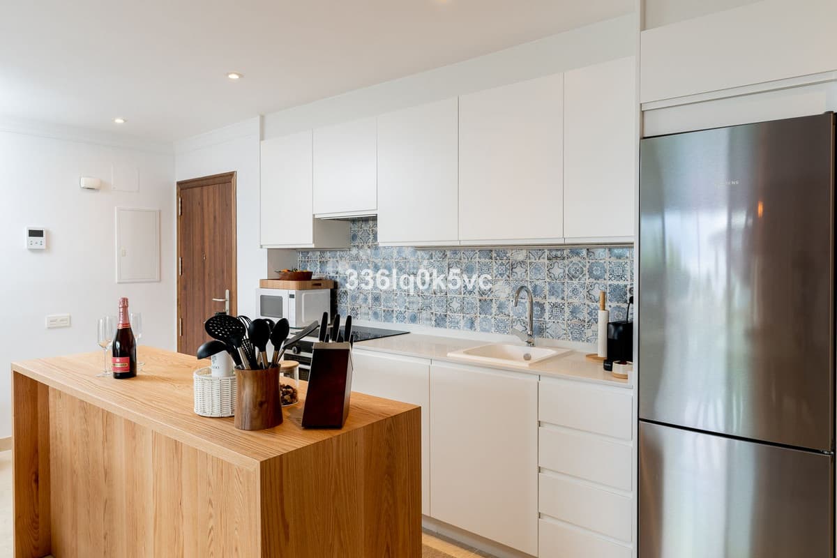 Ground Floor Apartment in Benahavís — photo 9 of 10
