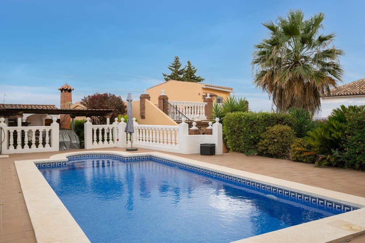Detached Villa in Alhaurín el Grande — photo 3 of 10