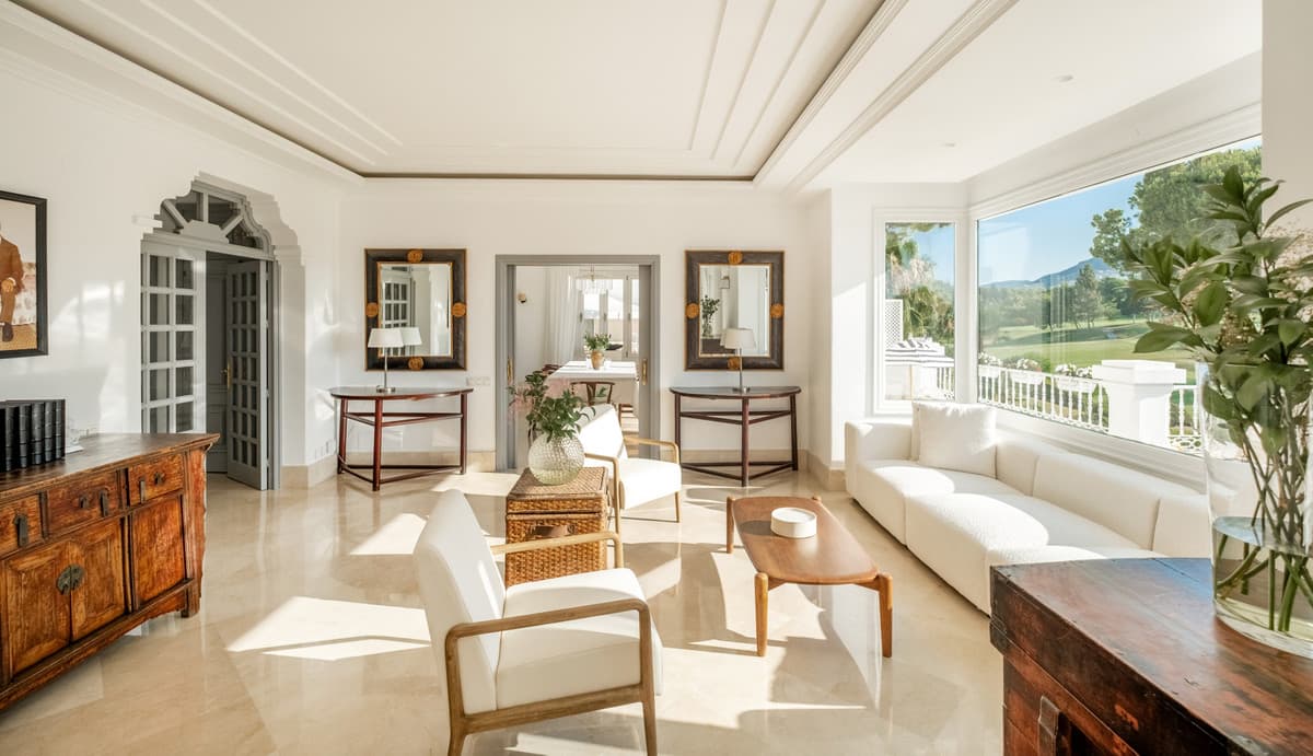 Detached Villa in Aloha — photo 7 of 10