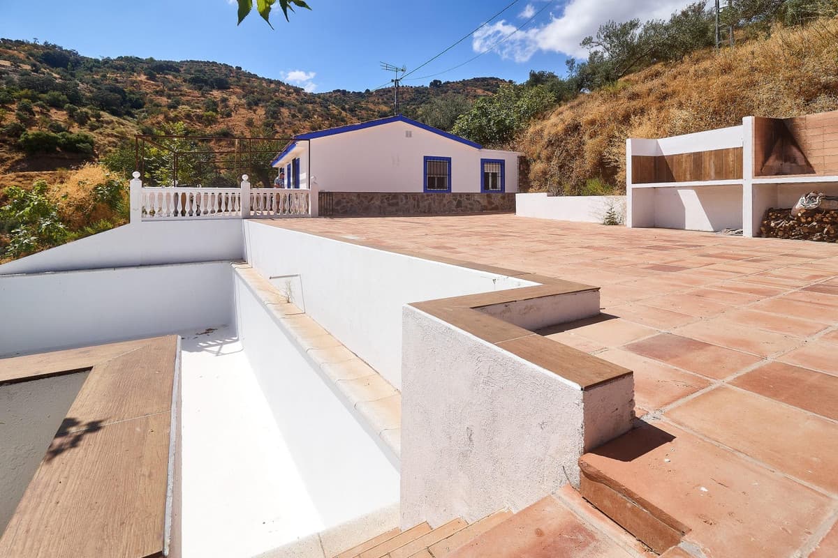 Land in Guaro — photo 10 of 10