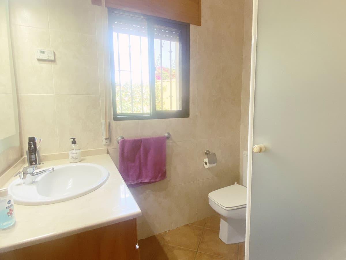 Detached Villa in Elviria — photo 10 of 10