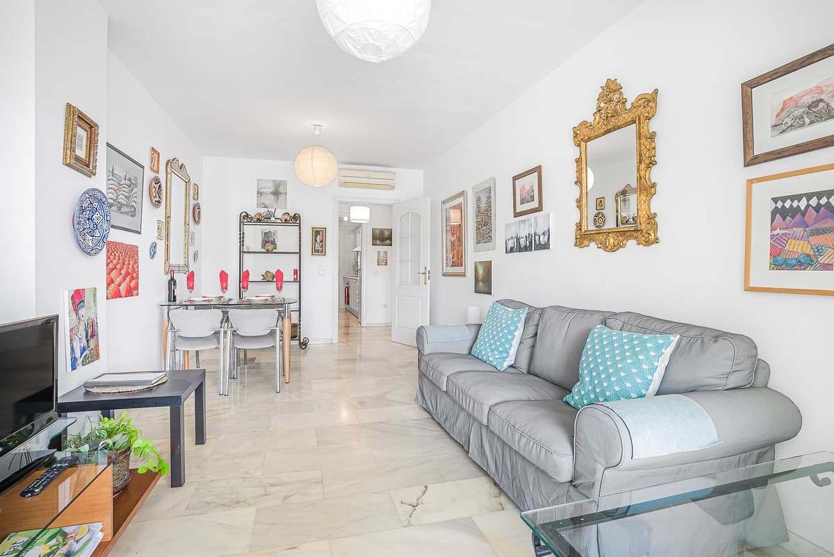 Middle Floor Apartment in Calahonda — photo 7 of 10
