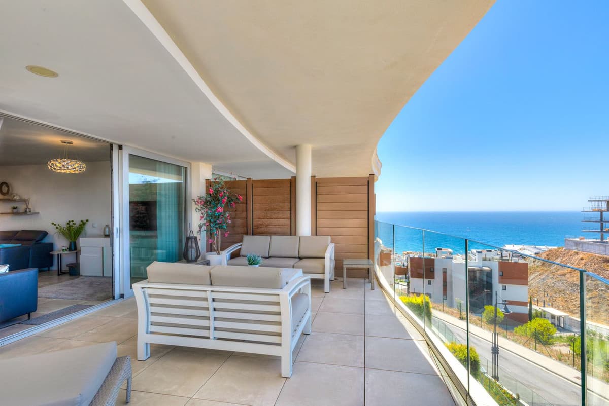 Middle Floor Apartment in Fuengirola — photo 1 of 10