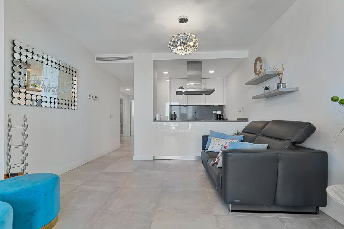 Middle Floor Apartment in Fuengirola — photo 6 of 10