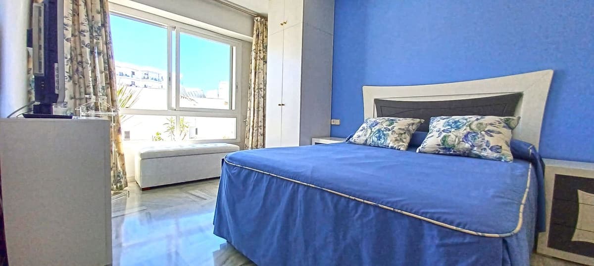 Middle Floor Apartment in Marbella — photo 9 of 10
