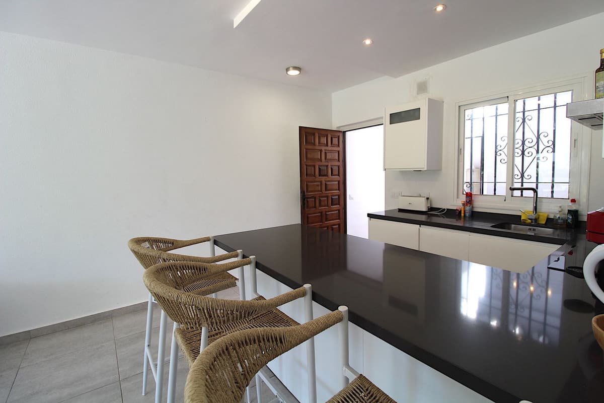 Ground Floor Apartment in El Paraiso — photo 8 of 10