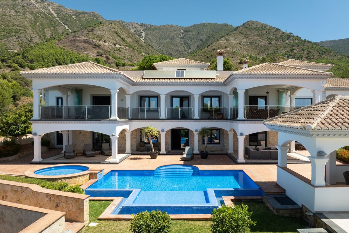 Detached Villa in Mijas — photo 1 of 10