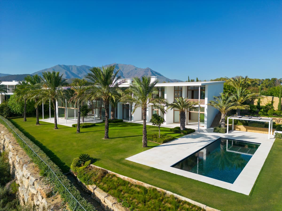 Detached Villa in Casares — photo 1 of 10