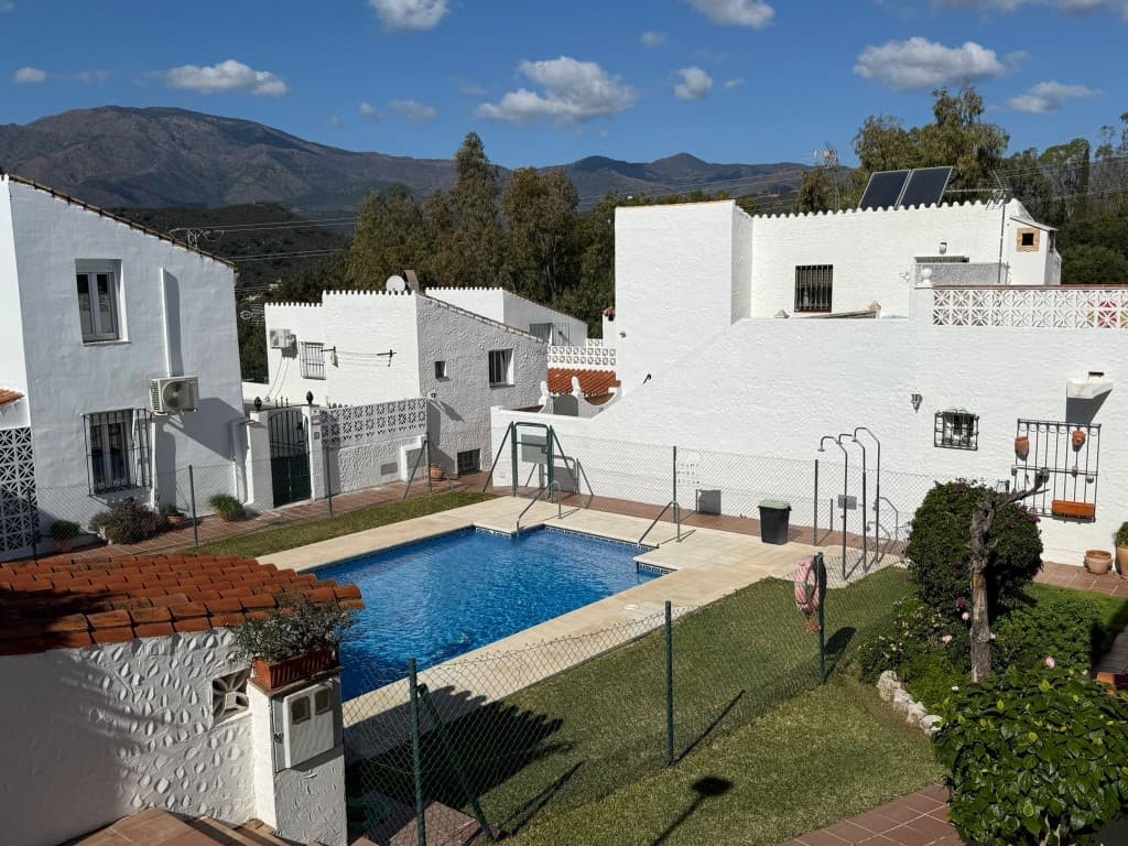 Townhouse in Estepona — photo 3 of 10