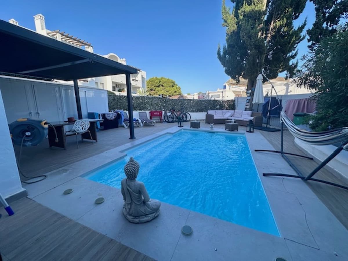Ground Floor Apartment in Estepona — photo 3 of 10