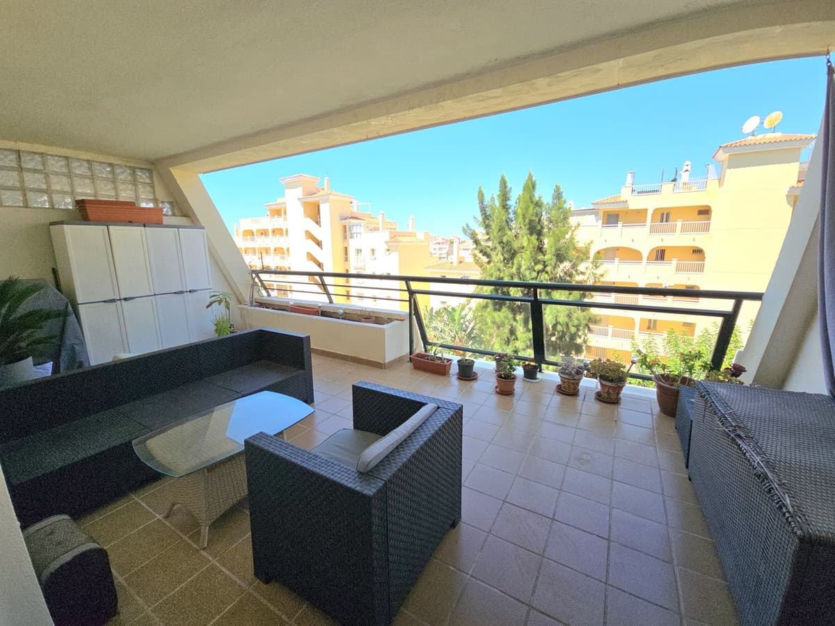 Middle Floor Apartment in Benalmadena Costa — photo 4 of 10
