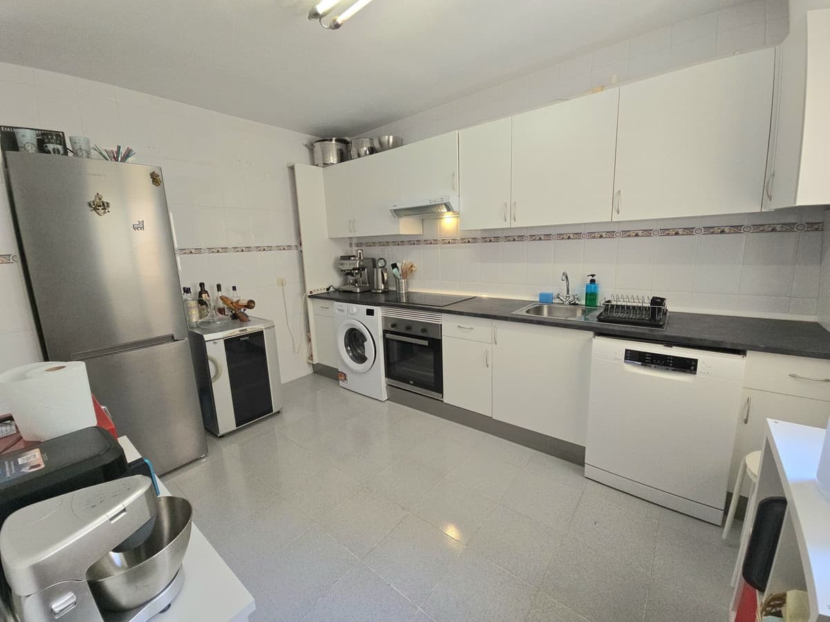 Middle Floor Apartment in Benalmadena Costa — photo 8 of 10