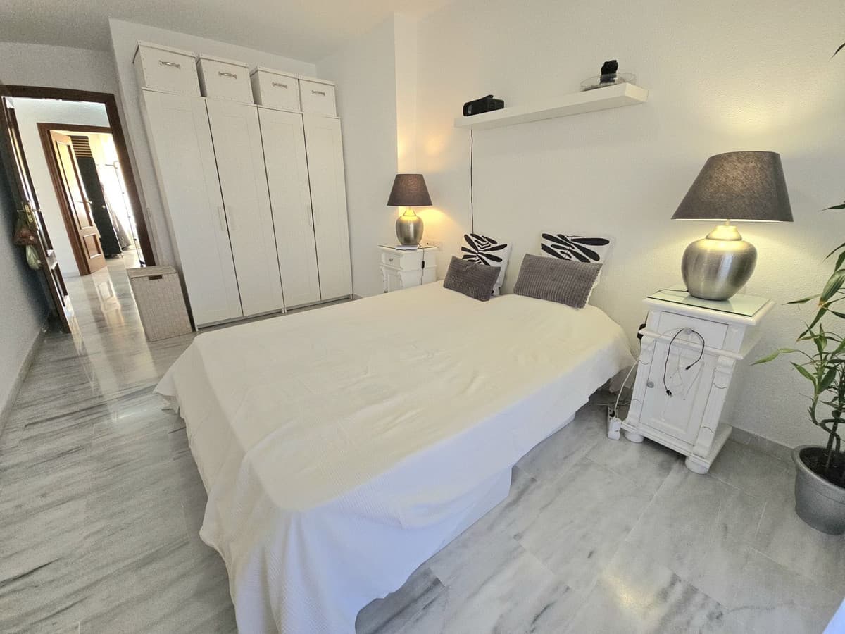 Middle Floor Apartment in Benalmadena Costa — photo 10 of 10