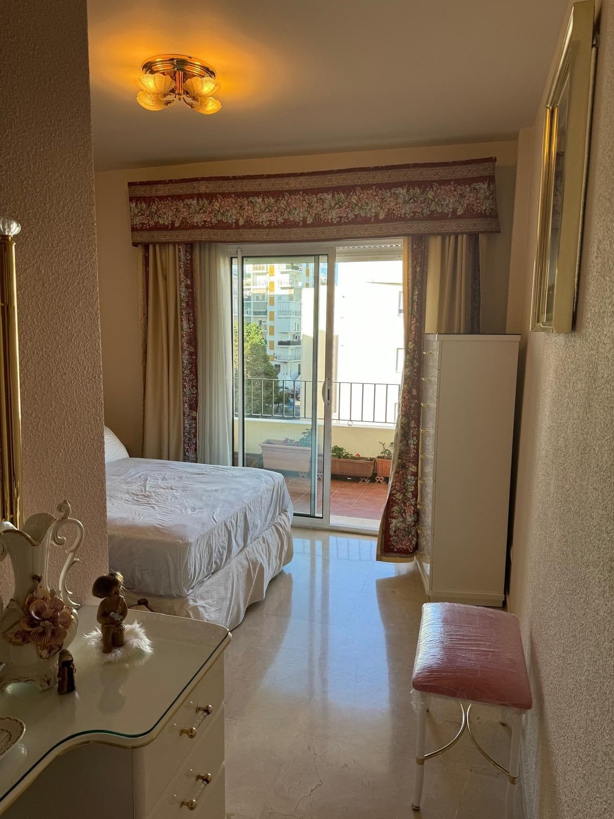 Middle Floor Apartment in Estepona — photo 4 of 10