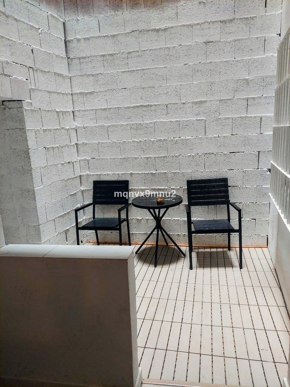 Middle Floor Apartment in Centro Histórico — photo 3 of 10