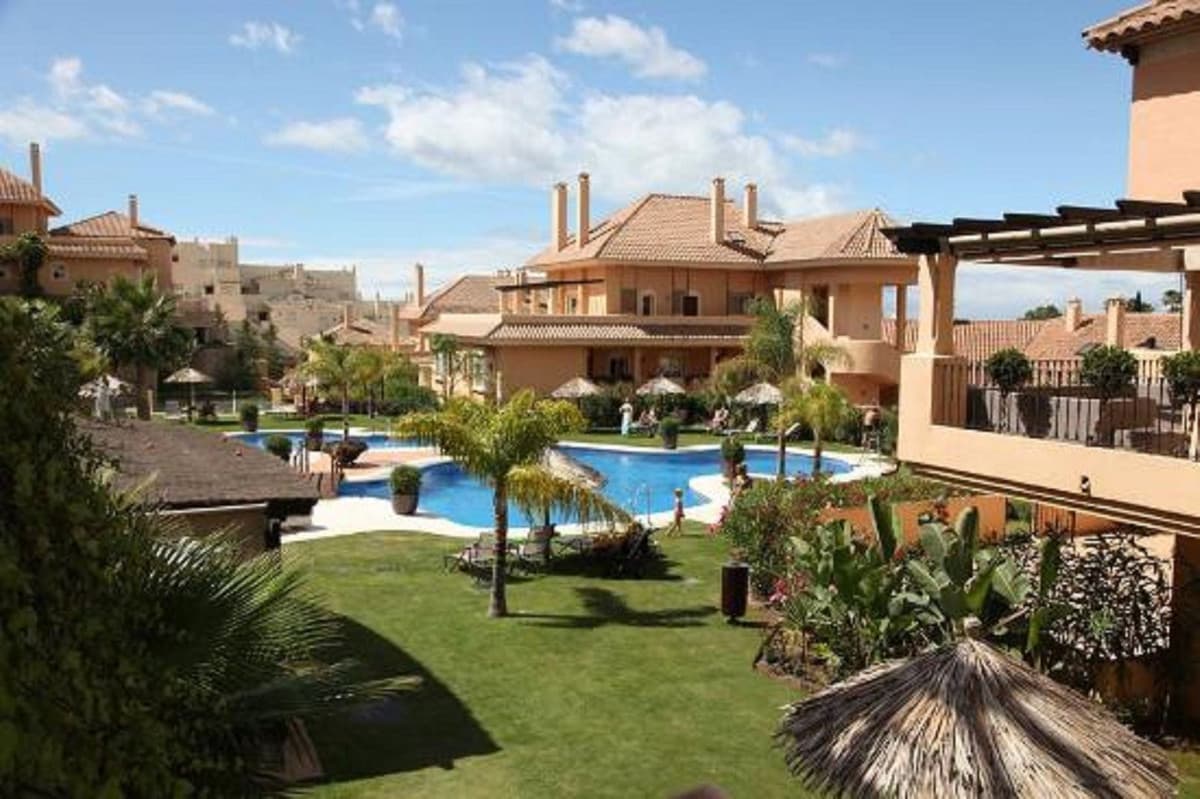 Ground Floor Apartment in Nueva Andalucía — photo 1 of 10