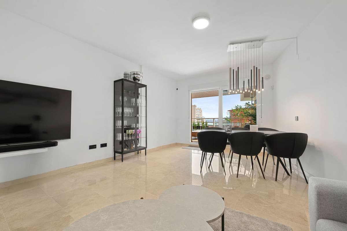 Middle Floor Apartment in Torreblanca — photo 2 of 10