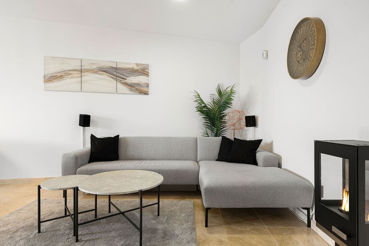 Middle Floor Apartment in Torreblanca — photo 3 of 10