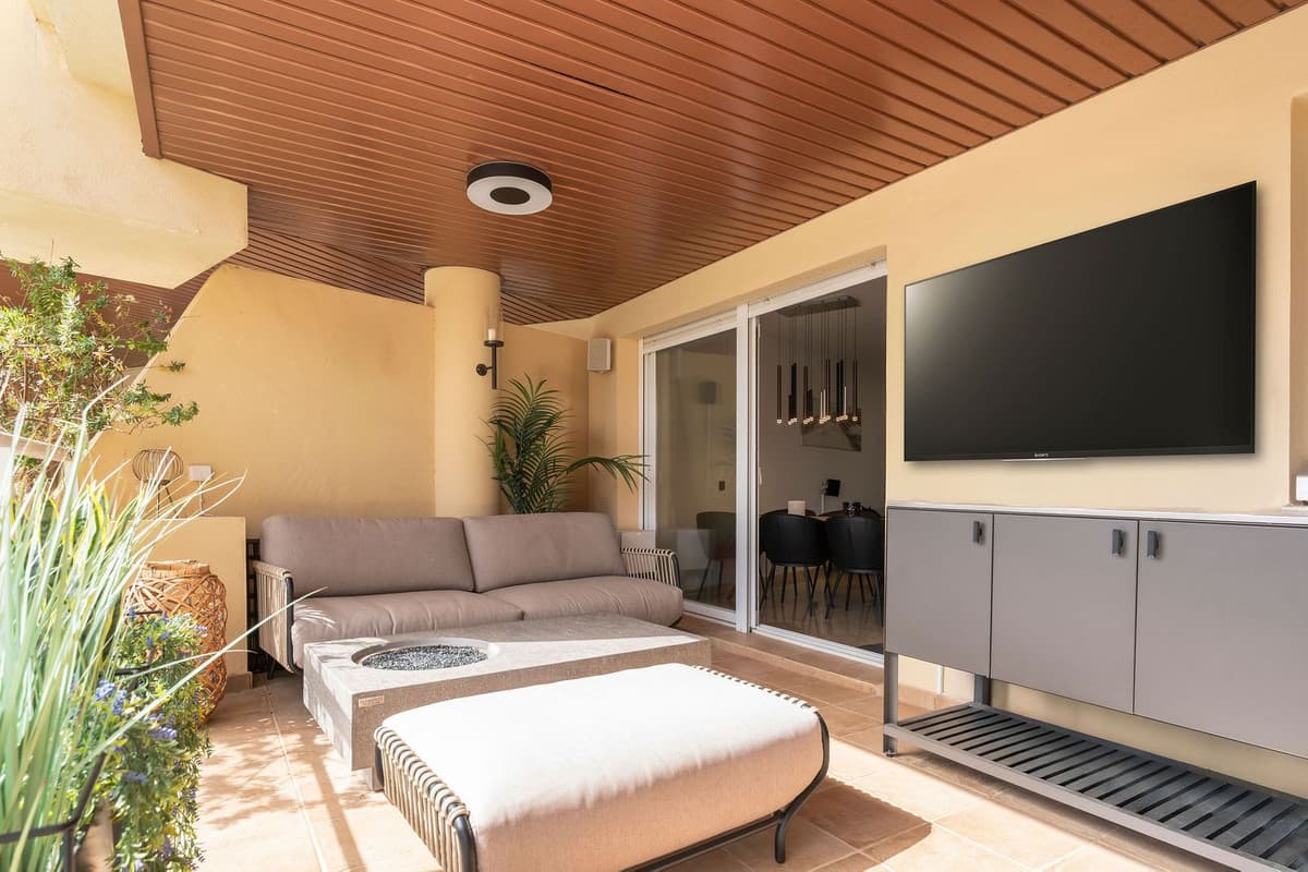Middle Floor Apartment in Torreblanca — photo 7 of 10