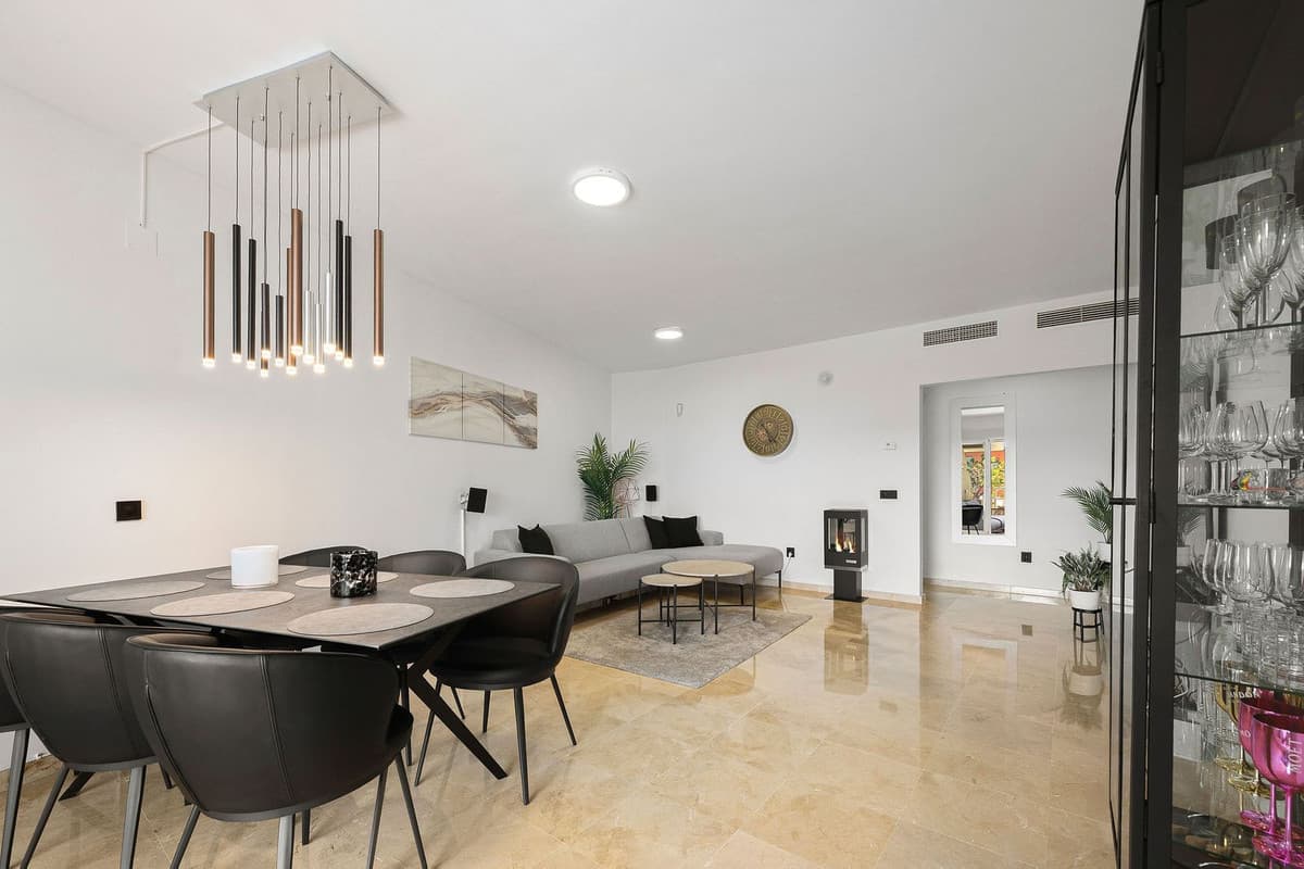 Middle Floor Apartment in Torreblanca — photo 10 of 10