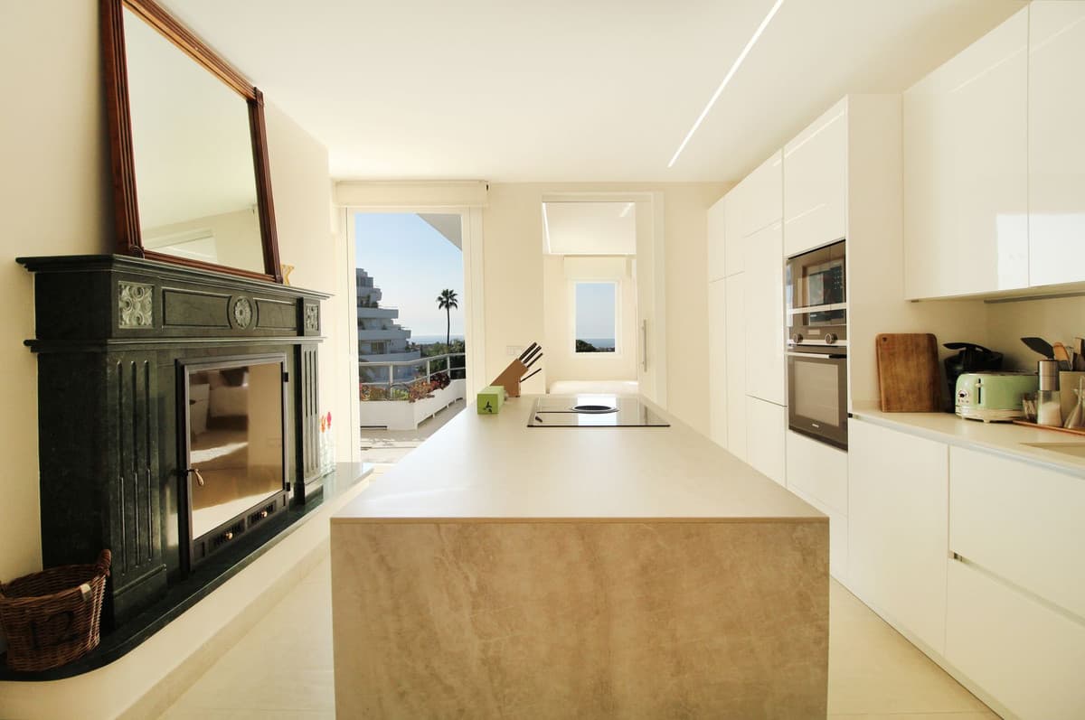 Middle Floor Apartment in Guadalmina Alta — photo 3 of 10