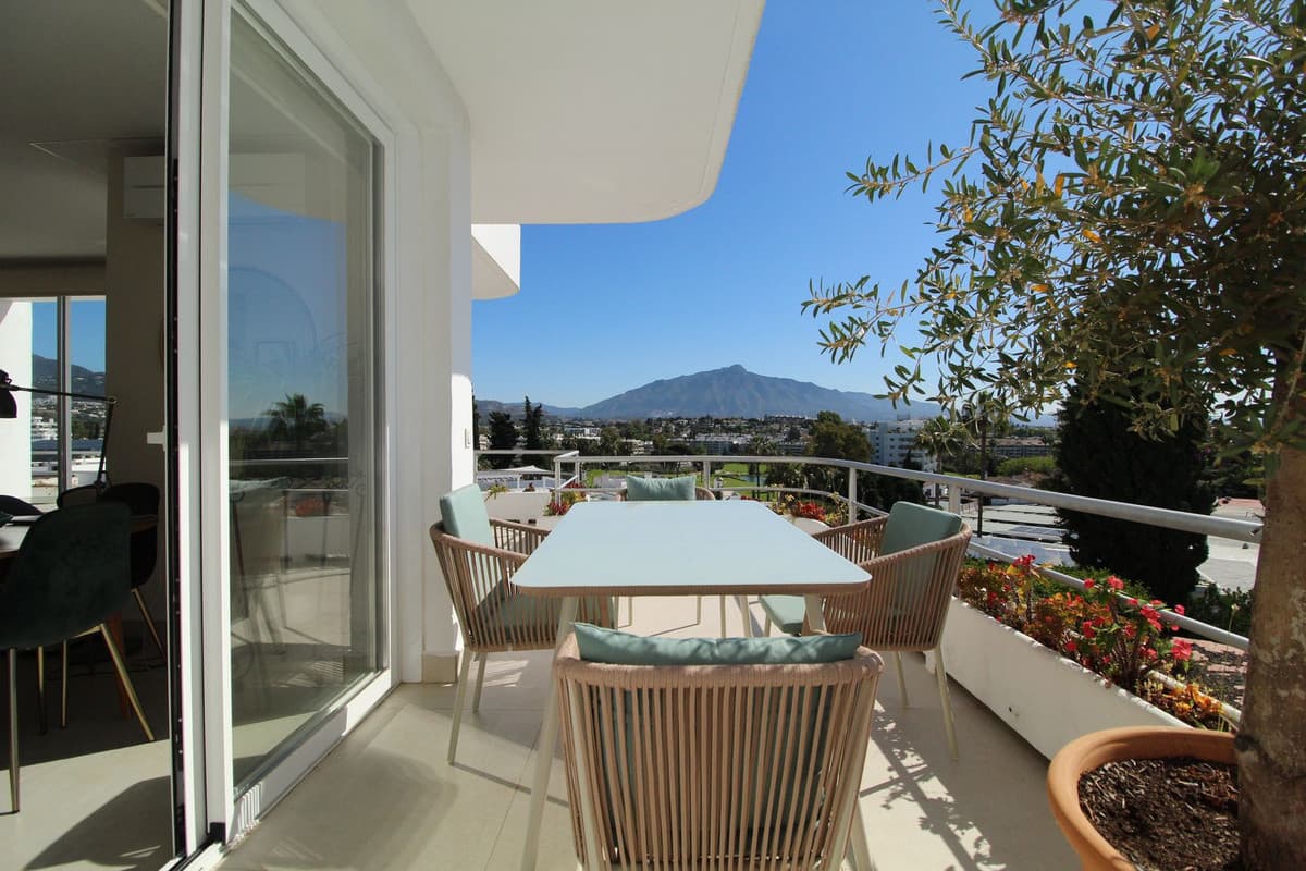 Middle Floor Apartment in Guadalmina Alta — photo 5 of 10