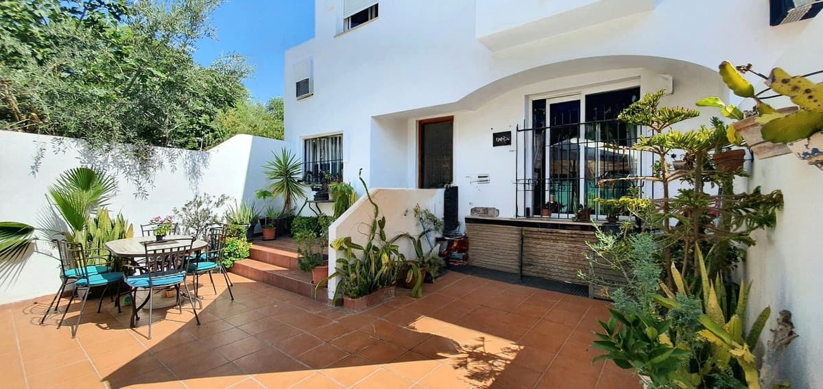 Townhouse in Fuengirola — photo 1 of 10