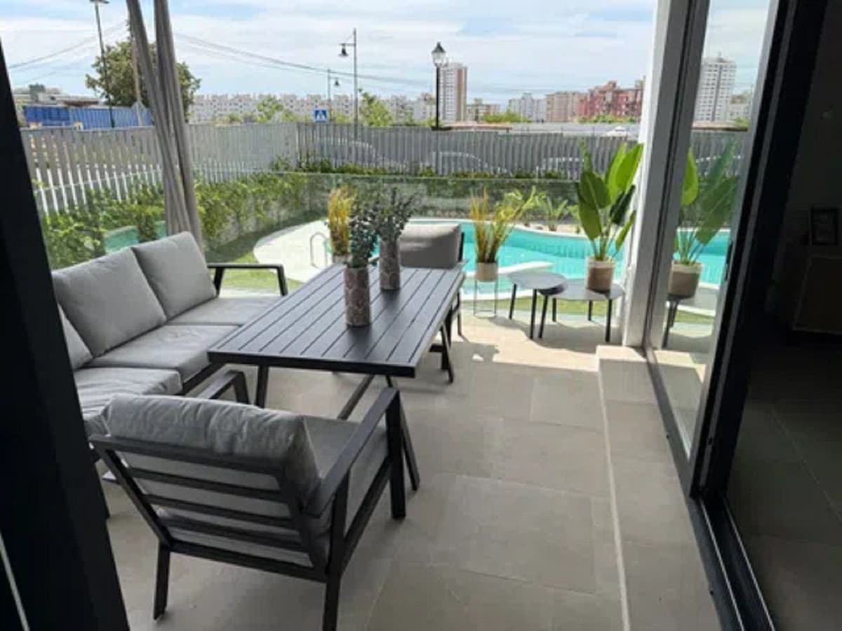 Middle Floor Apartment in Los Pacos — photo 1 of 10