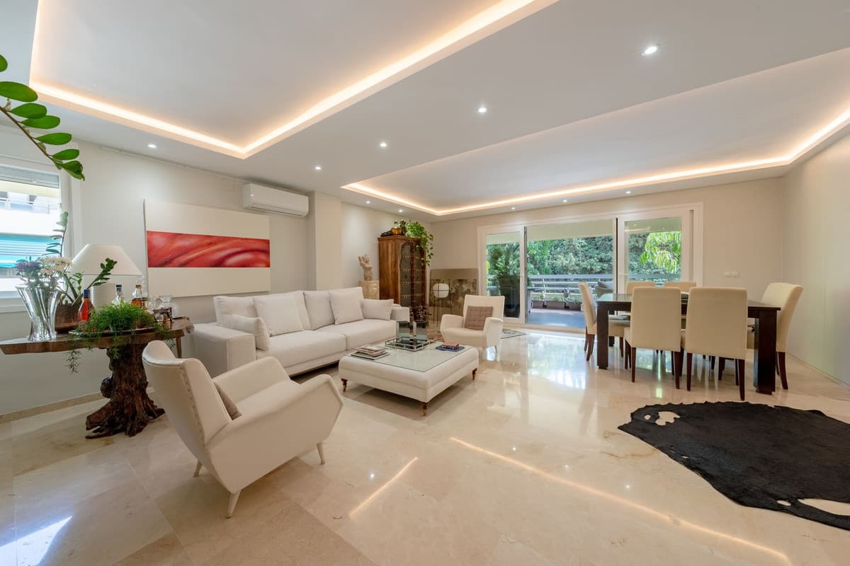 Middle Floor Apartment in Marbella — photo 2 of 10