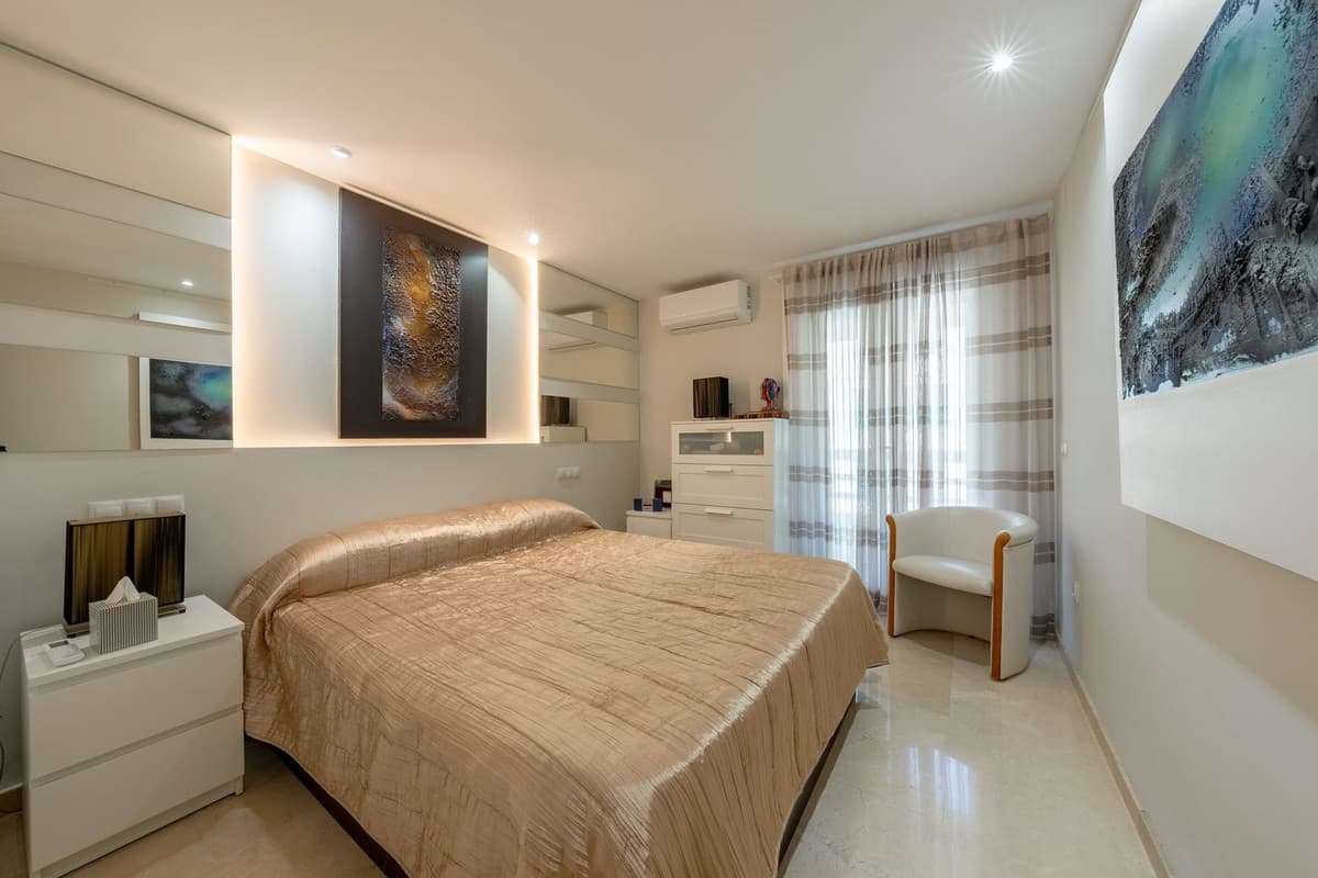 Middle Floor Apartment in Marbella — photo 10 of 10