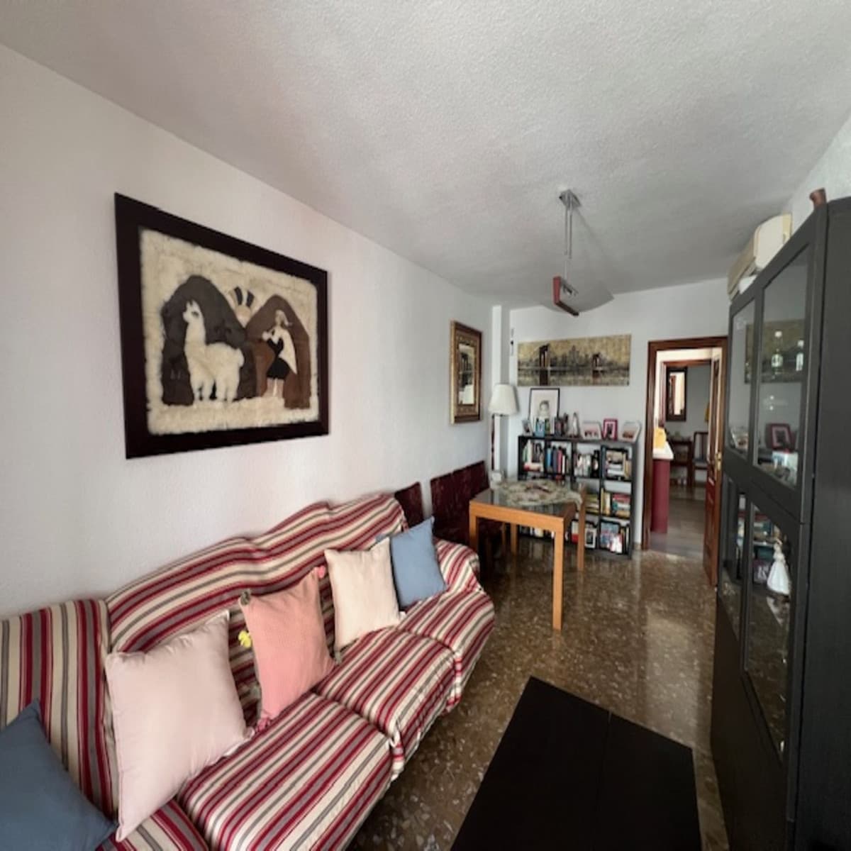 Middle Floor Apartment in La Trinidad — photo 5 of 10