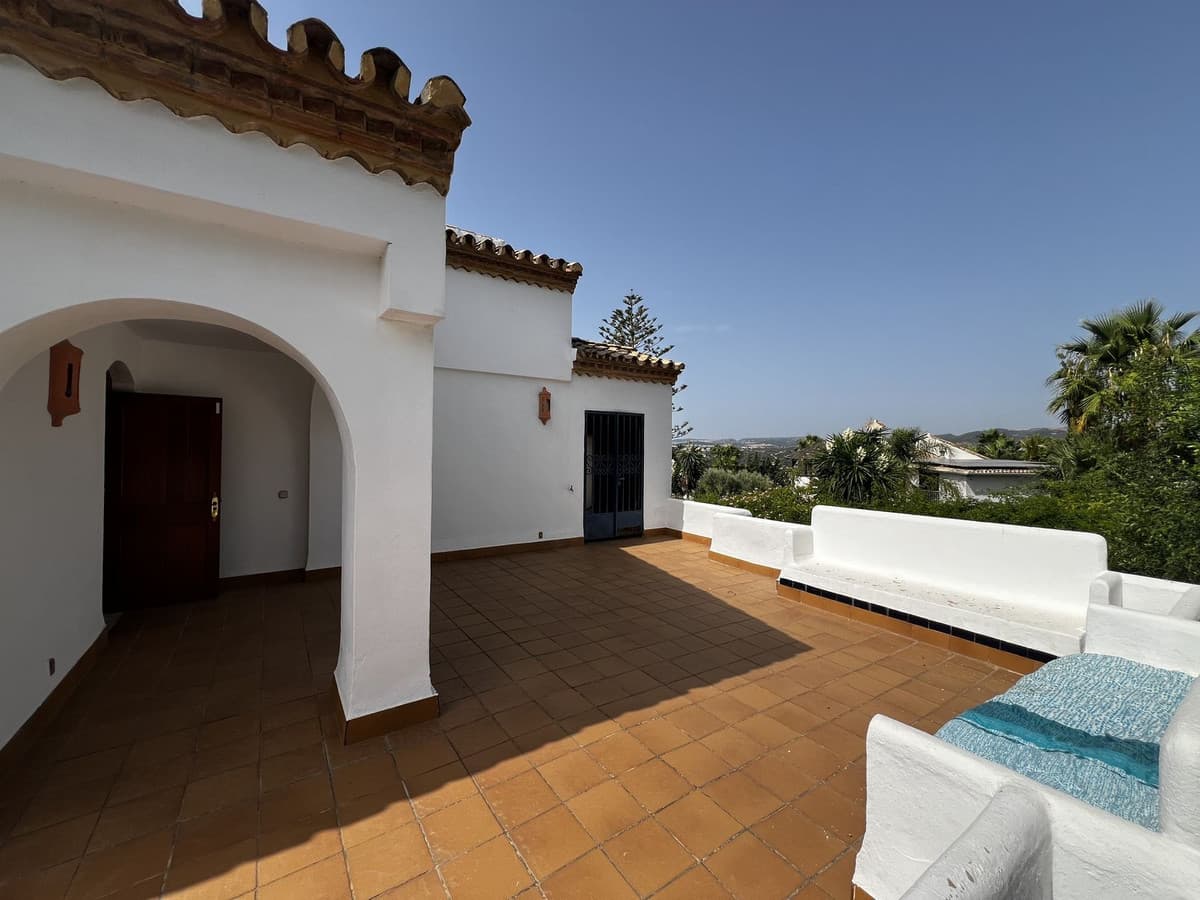Detached Villa in Estepona — photo 5 of 10