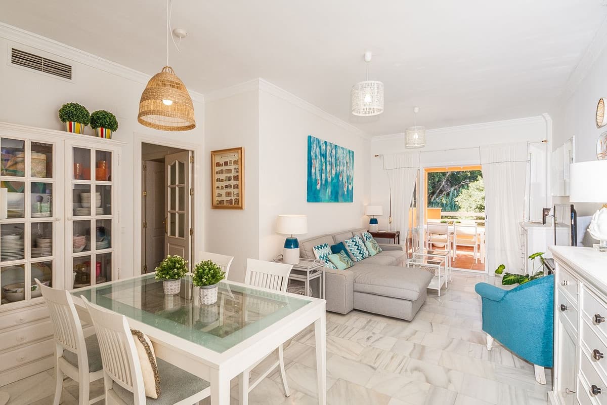 Middle Floor Apartment in Cabopino — photo 3 of 10