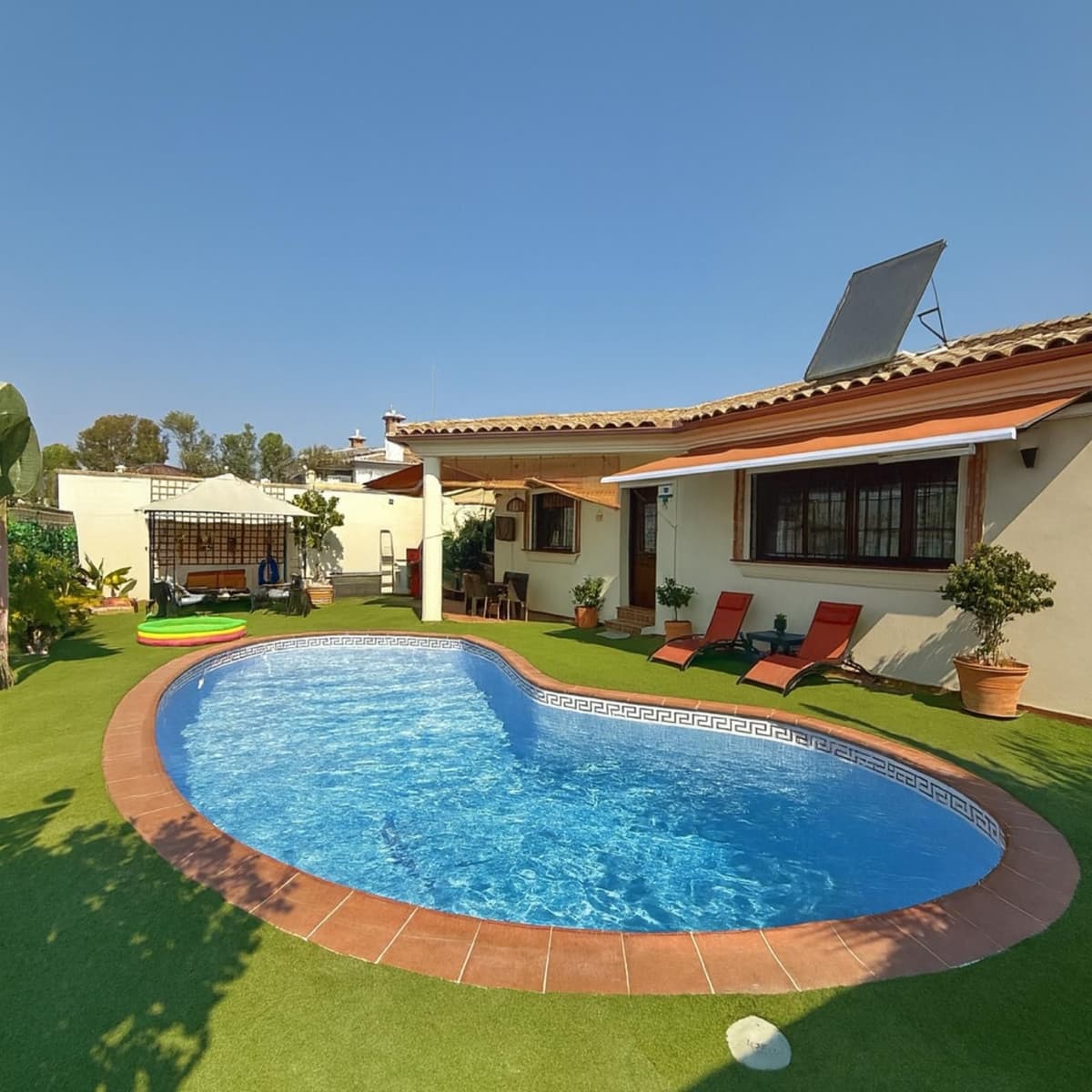 Detached Villa in Sierrezuela — photo 1 of 10