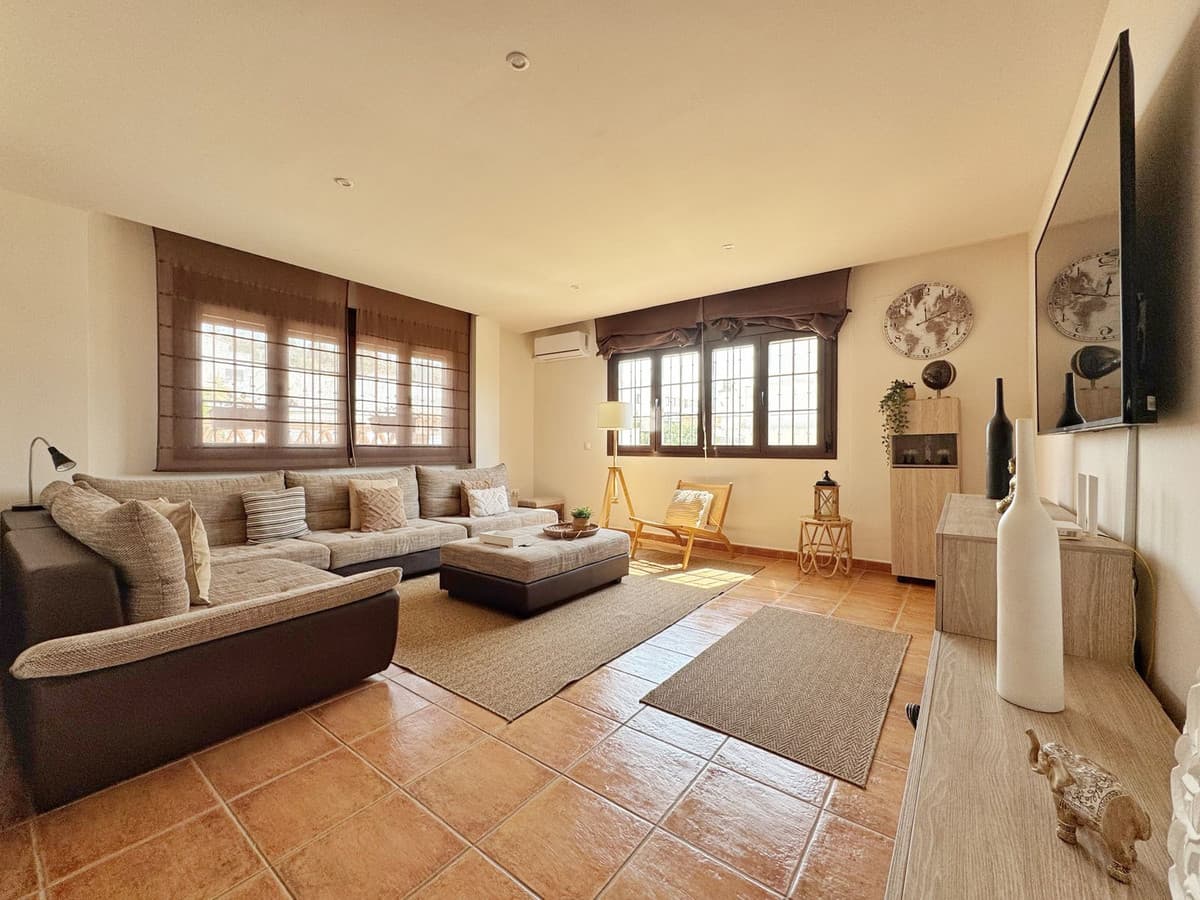 Detached Villa in Sierrezuela — photo 4 of 10