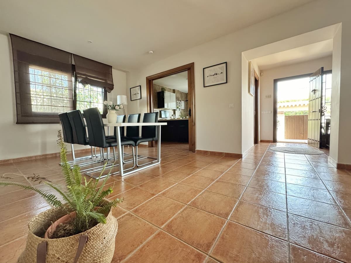 Detached Villa in Sierrezuela — photo 6 of 10