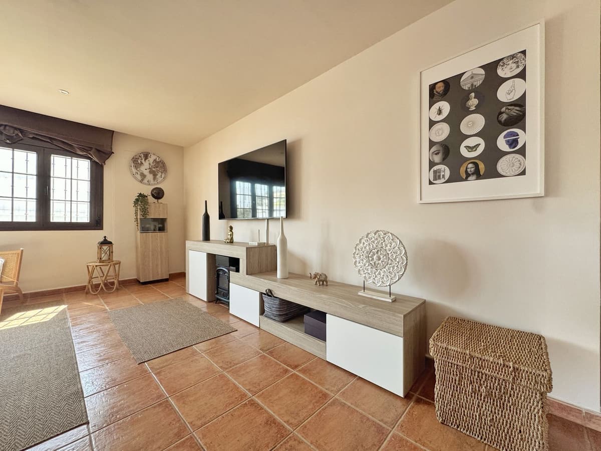 Detached Villa in Sierrezuela — photo 7 of 10