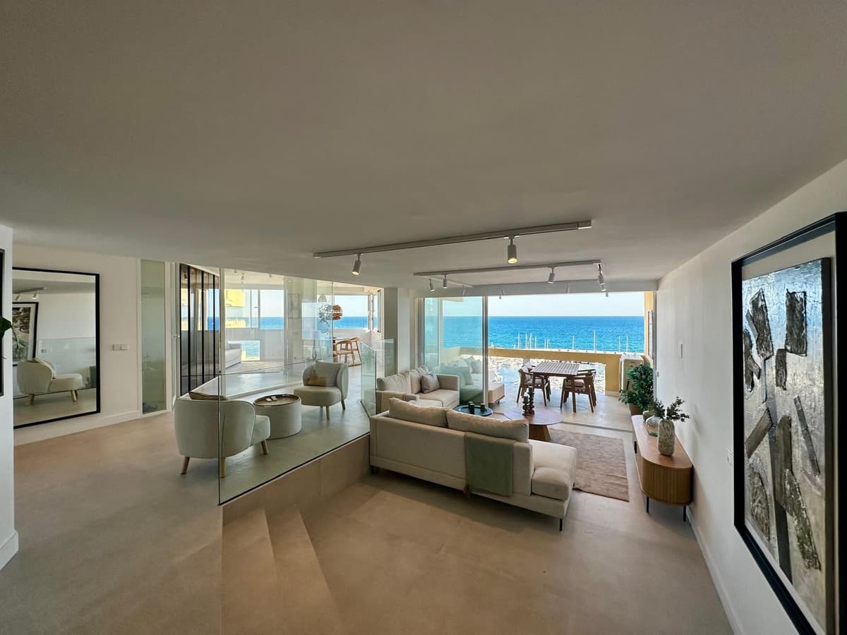 Middle Floor Apartment in Marbella — photo 2 of 10